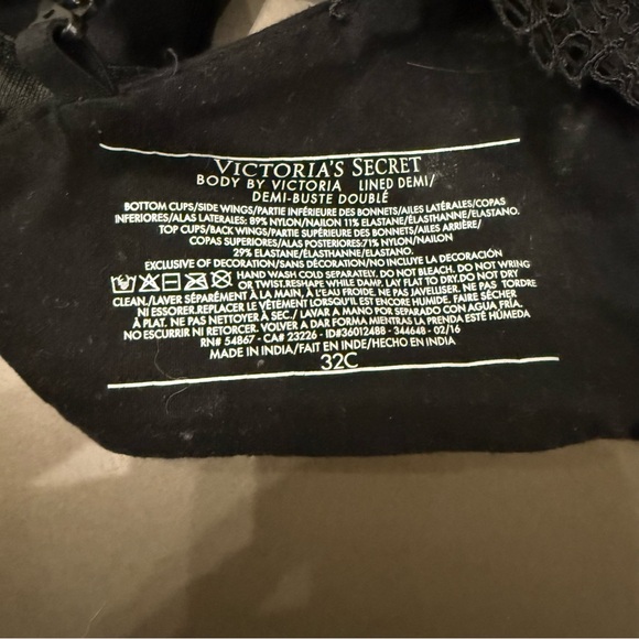 Victoria's Secret Black Lace Bra Full Coverage - Picture 3 of 3